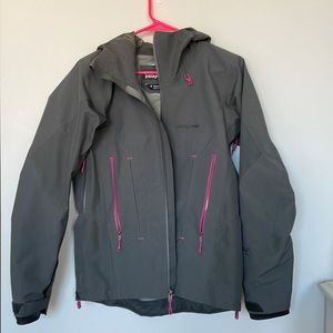 Patagonia Women’s Gore-Tex Jacket | for winter activities/rain jacket | Size S